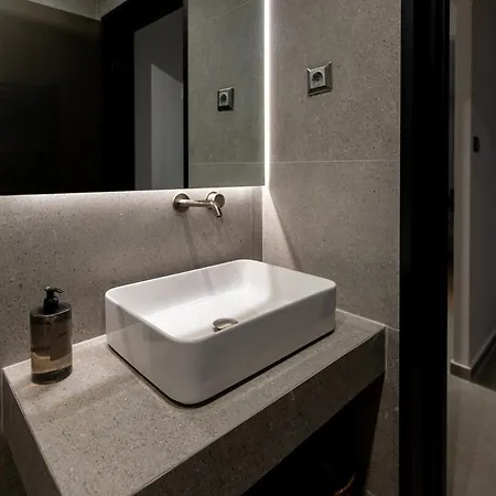 Appartement Modern Escape Steps From Seafront Thessalonique