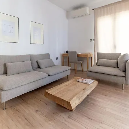Modern Escape Steps From Seafront Lejlighed *